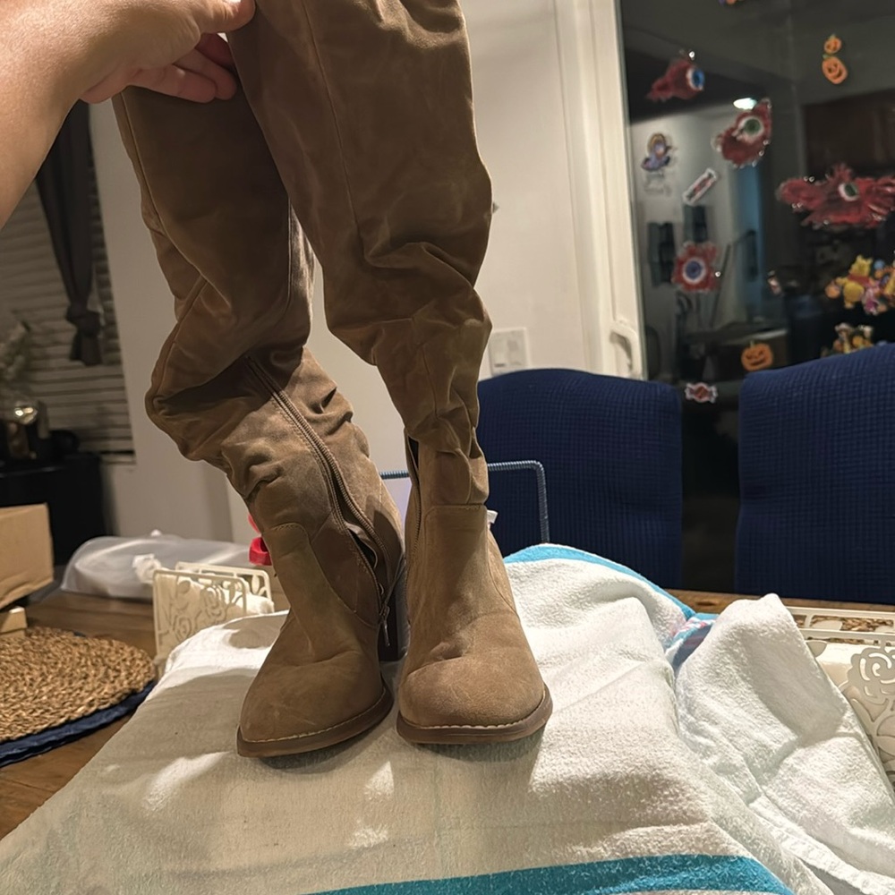 High boots size 8 color nude mushroom color